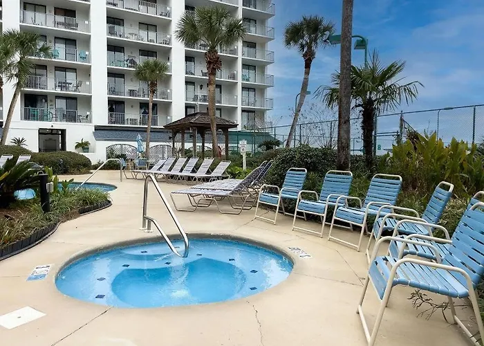 Surf & Racquet Club 705b