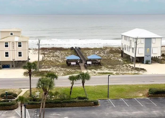 Surf & Racquet Club 705b Apartment