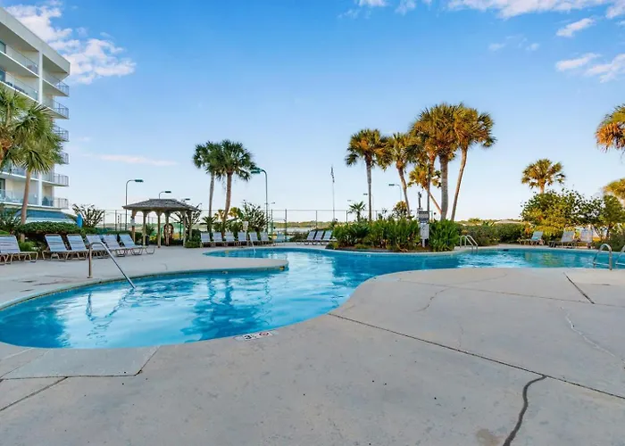 Surf & Racquet Club 705b *